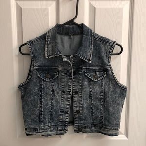 Woman’s Jean vest